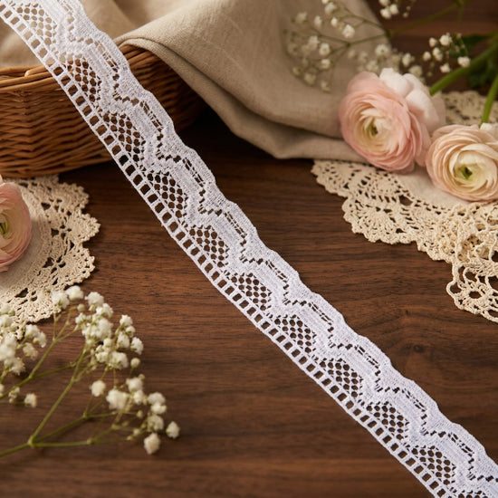 Wavy Top Triangle Mesh Dot Bottom Lace Ribbon