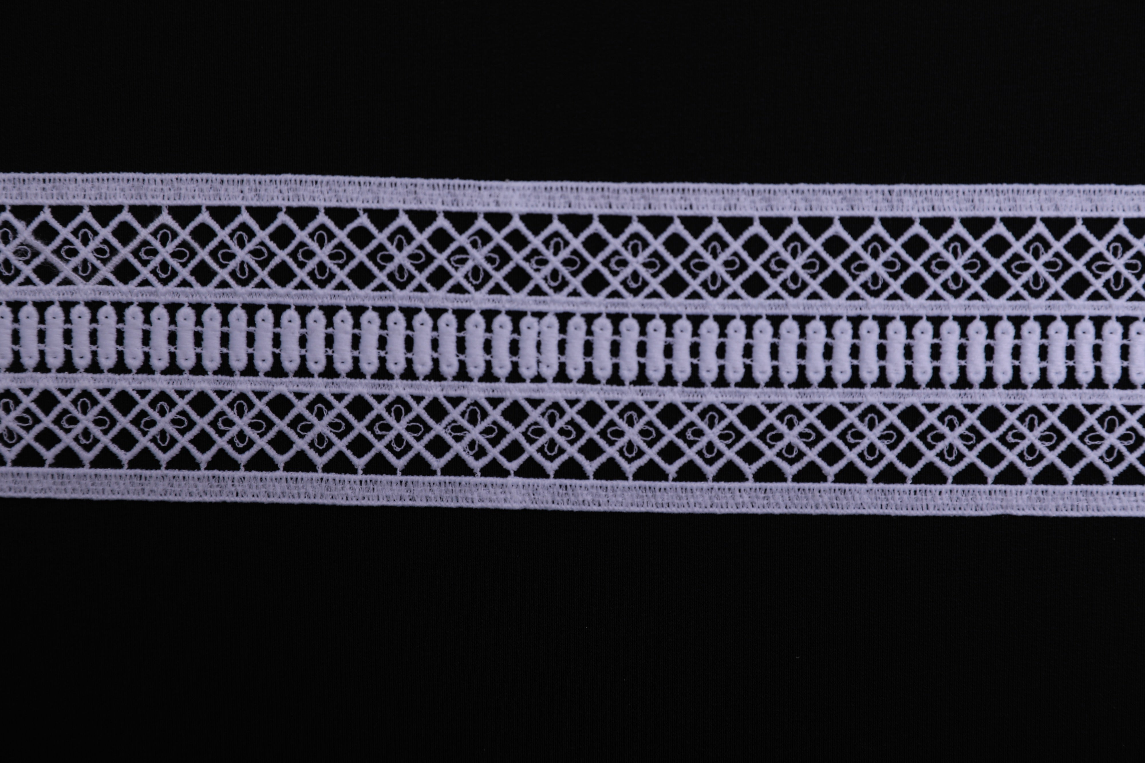 LaceCraze Diamond Lattice Vertical Bar Lace Ribbon