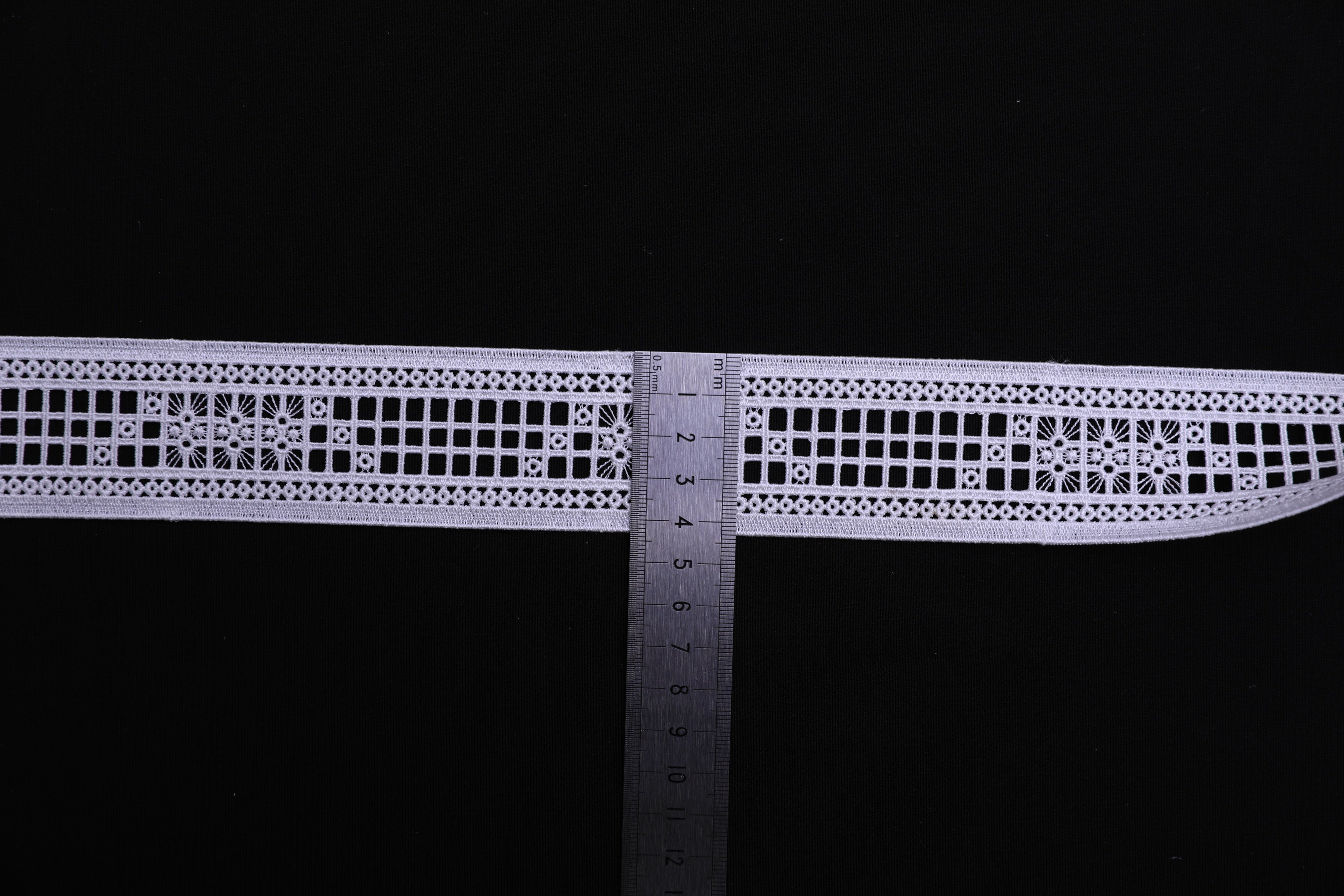 LaceCraze Geometric Starburst Grid Lace Ribbon